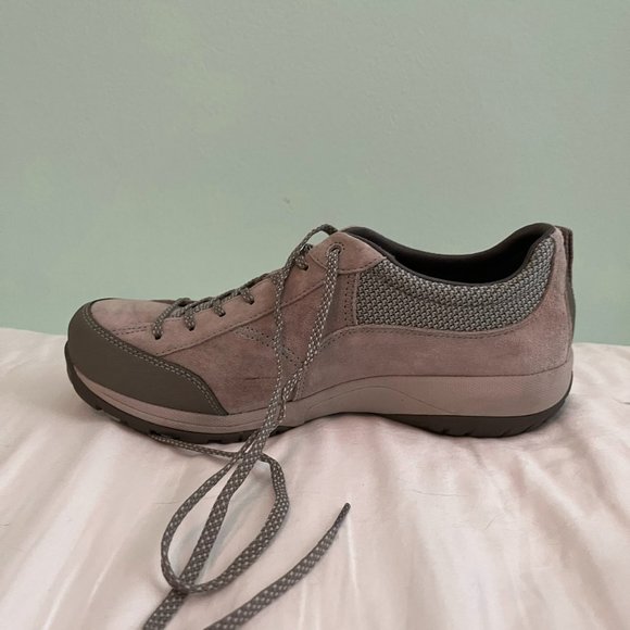 Dansko Womens Tan Hiking Shoes - Picture 3 of 3